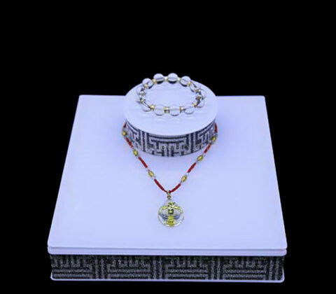 Wholesale custom acrylic retail shop fashion jewelry display props