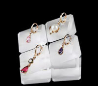 Wholesale custom acrylic blocks for displaying earbobs