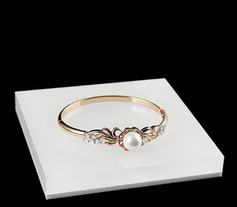 Wholesale custom plexiglass jewellery ring display block
