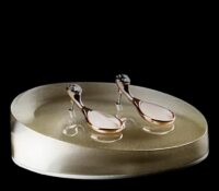 Custom round acrylic retail earring display block