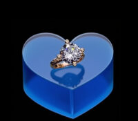 Custom acrylic wedding ring display block RDJ-447 Custom acrylic wedding ring display block