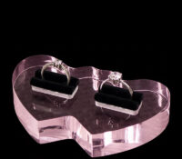Custom acrylic heart-shaped ring display block RDJ-475 Custom acrylic heart-shaped ring display block