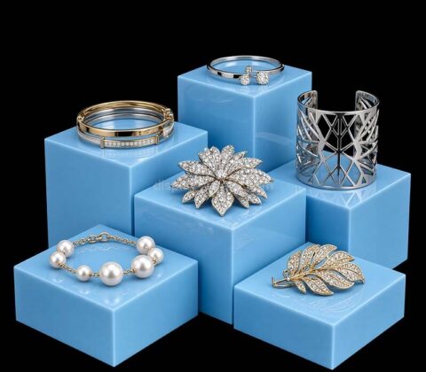 Custom retail jewelry displays